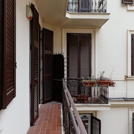 Tritone Minimal Appartement Rome Buitenkant foto