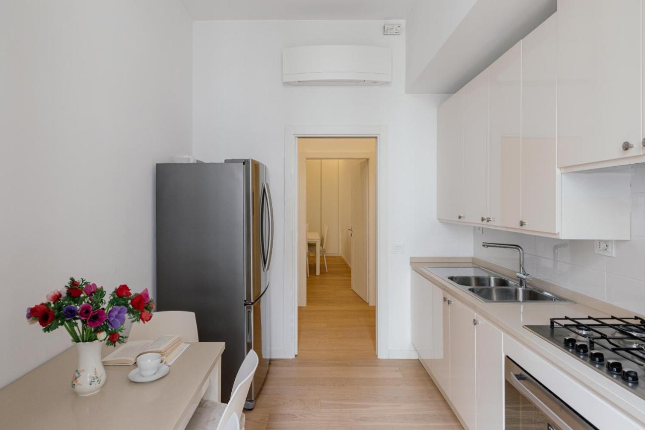 Tritone Minimal Appartement Rome Buitenkant foto
