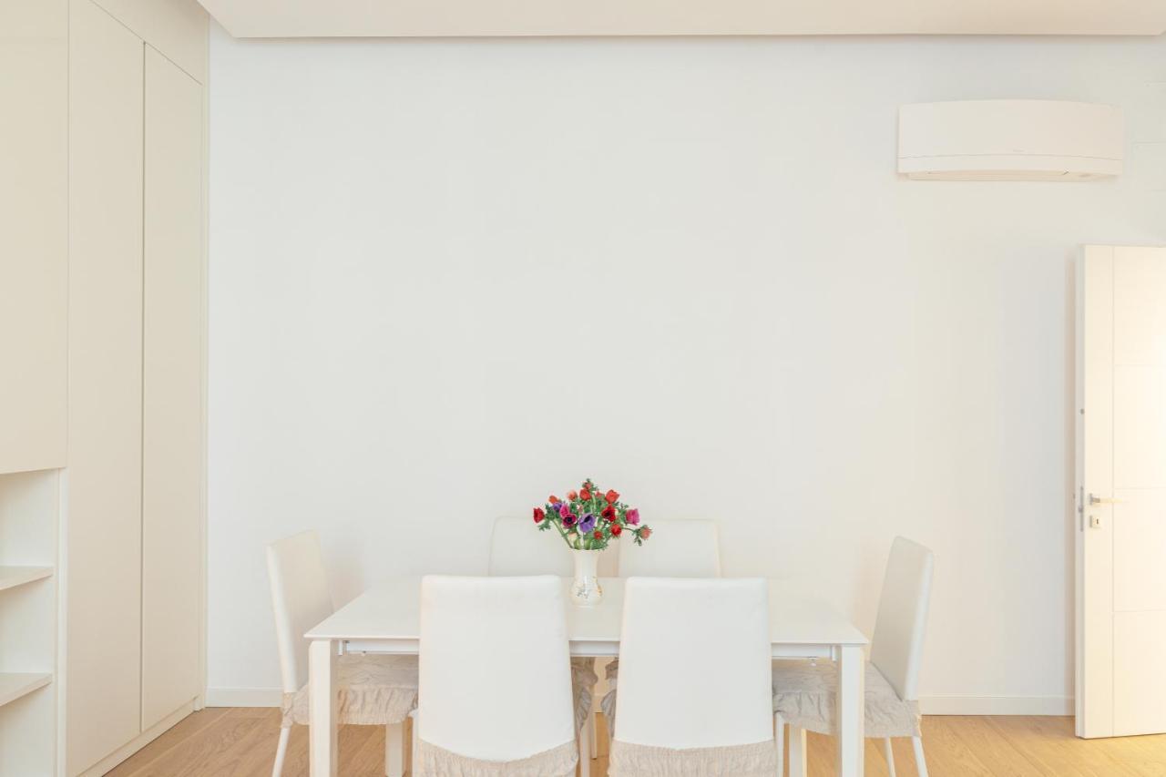 Tritone Minimal Appartement Rome Buitenkant foto
