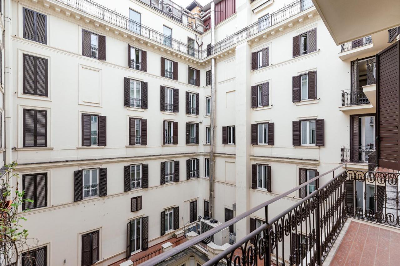 Tritone Minimal Appartement Rome Buitenkant foto