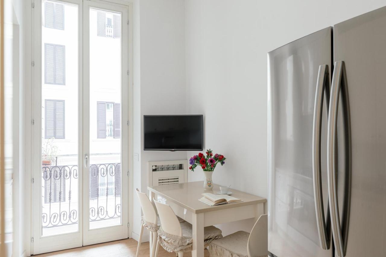 Tritone Minimal Appartement Rome Buitenkant foto