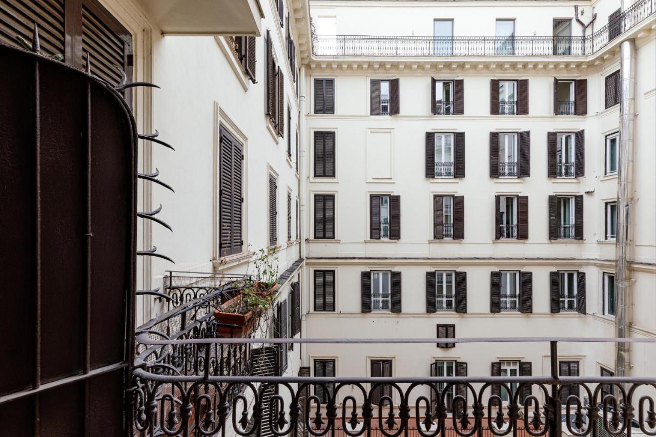 Tritone Minimal Appartement Rome Buitenkant foto