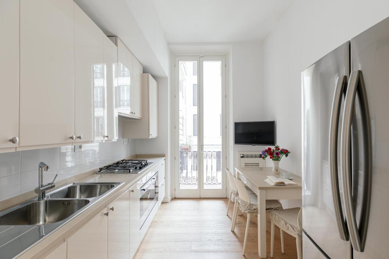 Tritone Minimal Appartement Rome Buitenkant foto